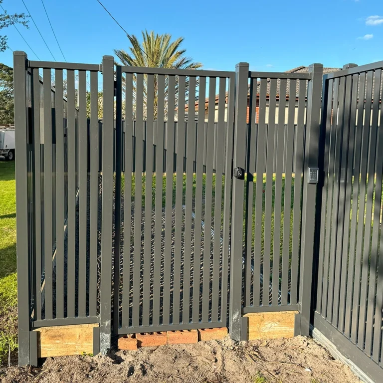 Metal/ Aluminum Fence & Gate Painting​